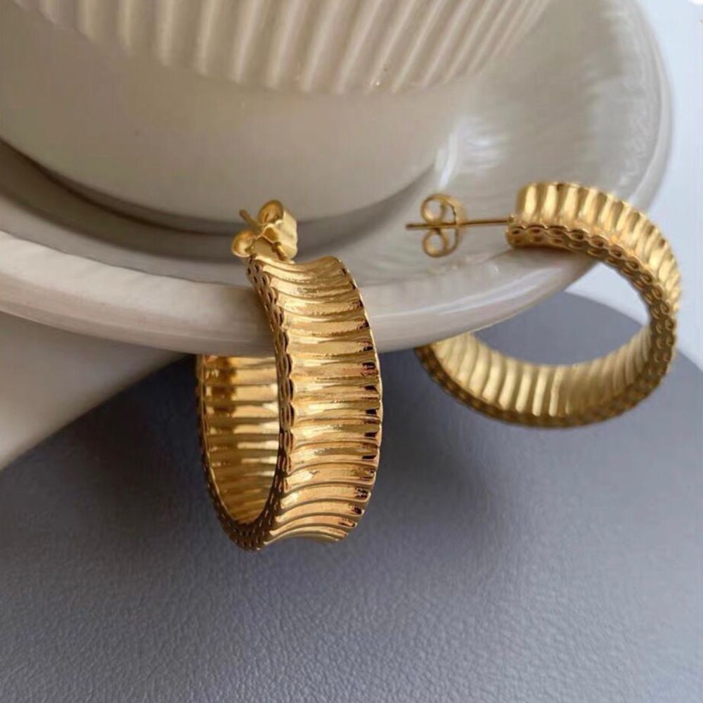 18K Gold Plated Minimalistic Bold Striped 3D C Hoops Earrings